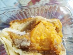 莲蓉蛋黄酥-鲍师傅糕点(西站店)