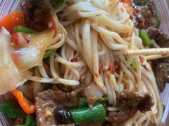 -歹歹的加个面过油肉拌面