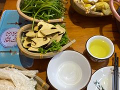 -民食香·腊排骨野生菌美食(木府店)