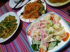 -香巴拉云南餐厅(华莱坞店)