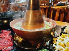 -果松木炭酸菜铜火锅·外婆参鸡汤