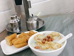 艇仔粥-穗银肠粉店(东川路店)