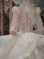 -艾米丽婚纱礼服