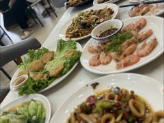 -覃记海鲜美食餐厅