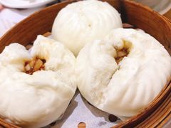 蜜汁叉烧包-赏点粤式点心(广州塔店)