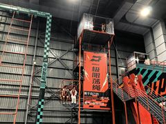 -极限PLAY运动娱乐新世界·团建派对潮玩休闲馆·室内蹦极高空游乐园