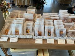 面包甜点陈列柜-dotcom coffee古点咖啡(致真大厦店)