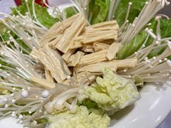 -霄汉牛三鲜湖北砂锅菜(万松园2店)