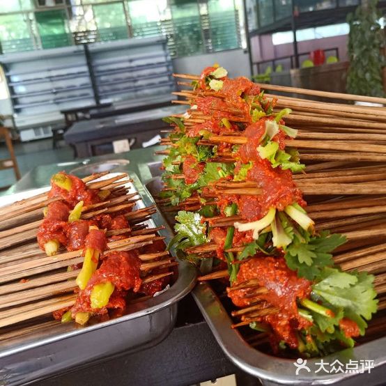 花城小板凳特色串串(临亚店)