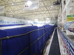 -乔波室内滑雪场