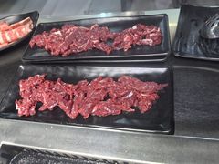 -牛里牛气· 榴莲海鲜鲜牛肉自助火锅·烤肉(华南城店)