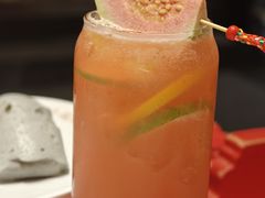 芭乐桃气柠檬茶-小龙翻大江文化火锅(太古里店)