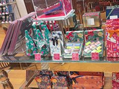 -VENCHI 闻绮(上海佛罗伦萨小镇店)