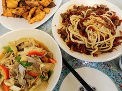 -汗腾格里·风味餐厅(新疆驻京办店)