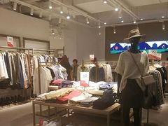 -URBAN REVIVO(北京斯普瑞斯奥特莱斯店)