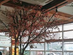-蜜桃餐厅·伴山(湖滨商业街店)