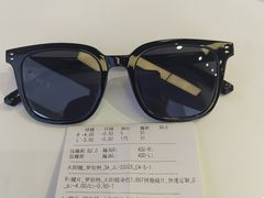 -罗伯特眼镜·蔡司官方授权(罗湖国贸店)