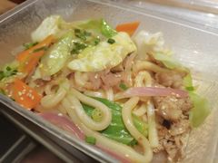大阪烧肥牛乌冬炒面-玛格萝妮比萨屋(四平店)