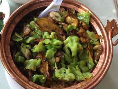 牛肝菌焖饭-朱家小厨(红塔西路店)