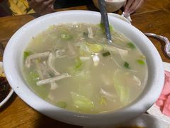 蘸水肥肠-茅屋大酒店