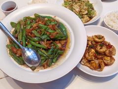 -阿瓦山寨·湘菜现炒·剁椒鱼头王(咸阳总店)