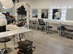 -金夫人化妆摄影职业培训学校