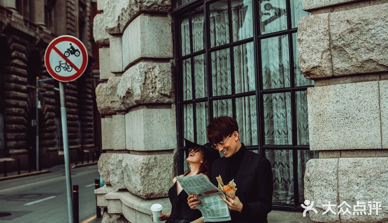 惊艳上海外滩🖤街拍婚纱照高级又浪漫 