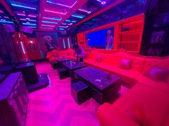 -UK派对KTV(日月广场店)