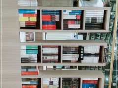 -钟书阁(群光广场店)