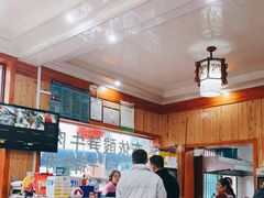 -黄利砖万峰林布依特色酸笋牛肉馆