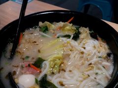 -灵芝妹子海鲜米线(劳动公园店)