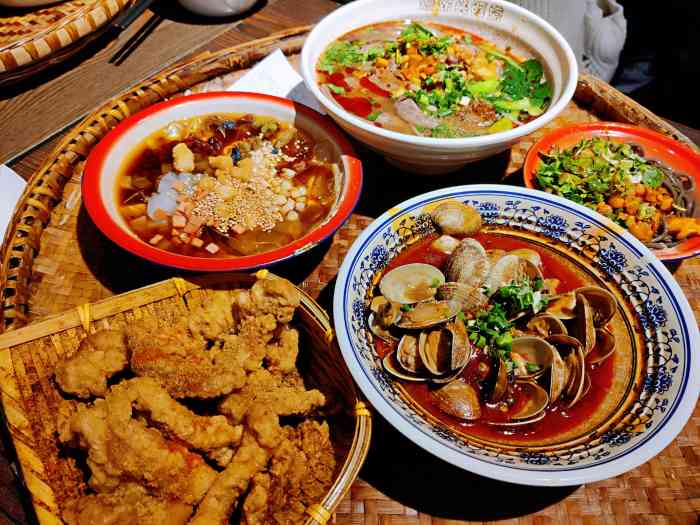 爆炸头阿姨小四川正宗川味小吃-"「阿婆酥肉」这个酥肉好香,酥酥软软