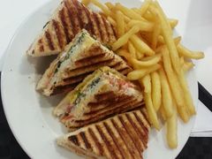 -西沃古尔·拉姆古兰爵士国际机场