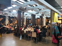 大堂-麦当劳(广州南站店)