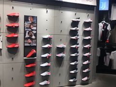 -adidas(印象城购物中心店)