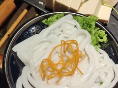 -老牌坊云南鱼豆花火锅(爱建店)