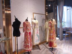 -Lady  Jane高端婚纱礼服馆