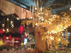 -老滇山寨•云南特色菜•地方菜•民族风情歌舞表演(金碧店)