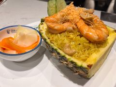 菠萝海鲜炒饭-美奈小馆·越南料理(中航城君尚购物中心店)