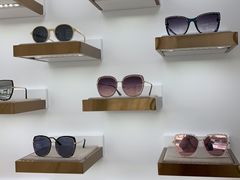 -翰佐蔡司小乐圆·依视路星趣控·暴龙眼镜折扣店