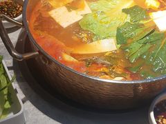 -野山舂·贵州现舂酸汤牛肉(民生路店)