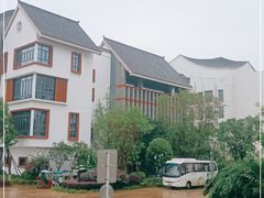 -三岔湖环球融创天堂洲际酒店水乐园