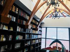 -钟书阁(松江泰晤士小镇店)