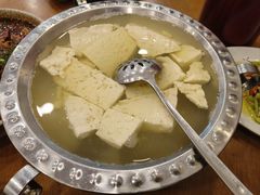 -石磨豆花家常菜·牦牛排土火锅