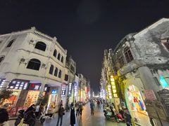 -覃记海鲜美食餐厅