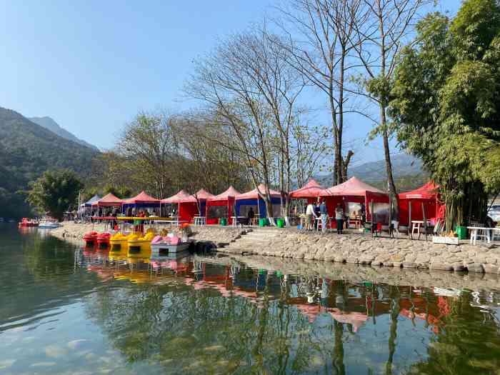 泽雅乘凉烧烤基地-"烧烤的地方很好找 这里搭建了很多帐篷 烧.