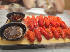 -肥肥虾庄·金牌油焖大虾(汉街SKP店)