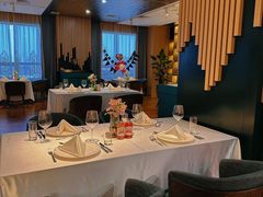 -华凌牛庄西餐厅(乌鲁木齐华凌美爵大饭店)