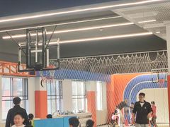 -悦动体能篮球羽毛球网球(三里河店)