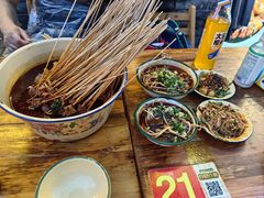 -拈签一笑黄牛肉辣卤串串